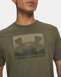 UA Mens Tee Boxed Sports SS (390)
